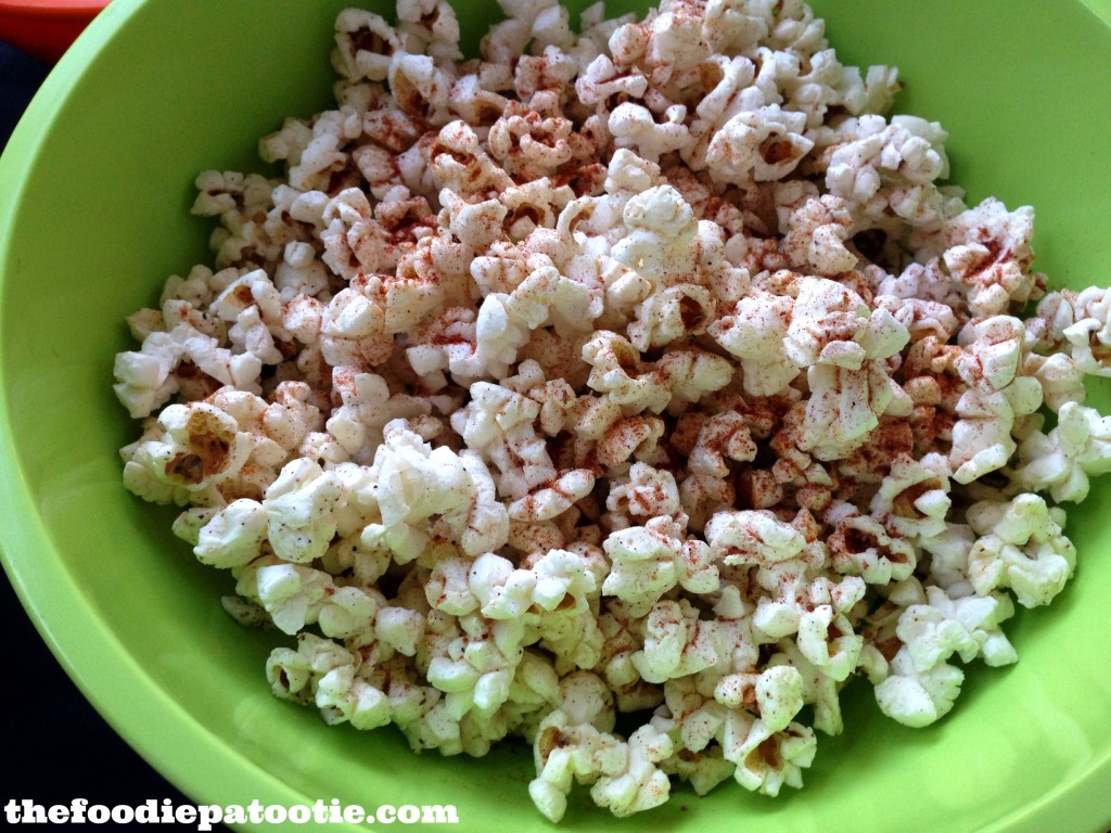 Ghost Pepper Popcorn via TheFoodiePatootie.com | #snack #recipe #popcorn #ghostpepper