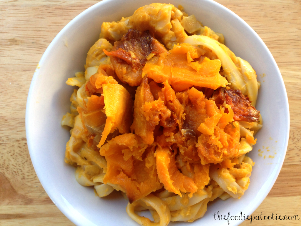 Butternut Squash Fettuccine Alfredo via TheFoodiePatootie.com | #vegetarian #pasta #healthy