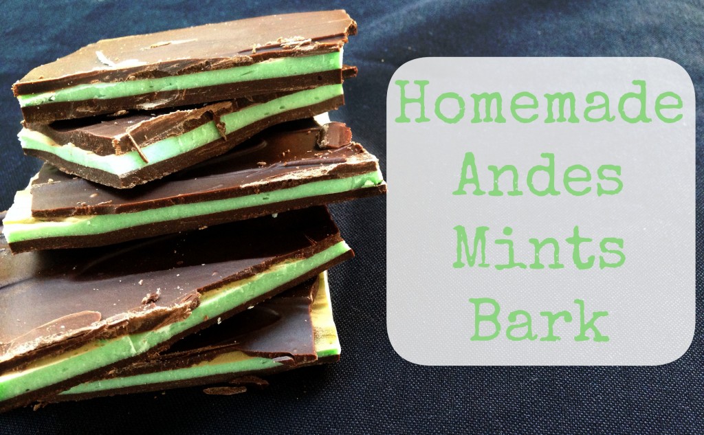 Homemade Andes Mints Bark via TheFoodiePatootie.com | #dessert #chocolate #mint #recipe