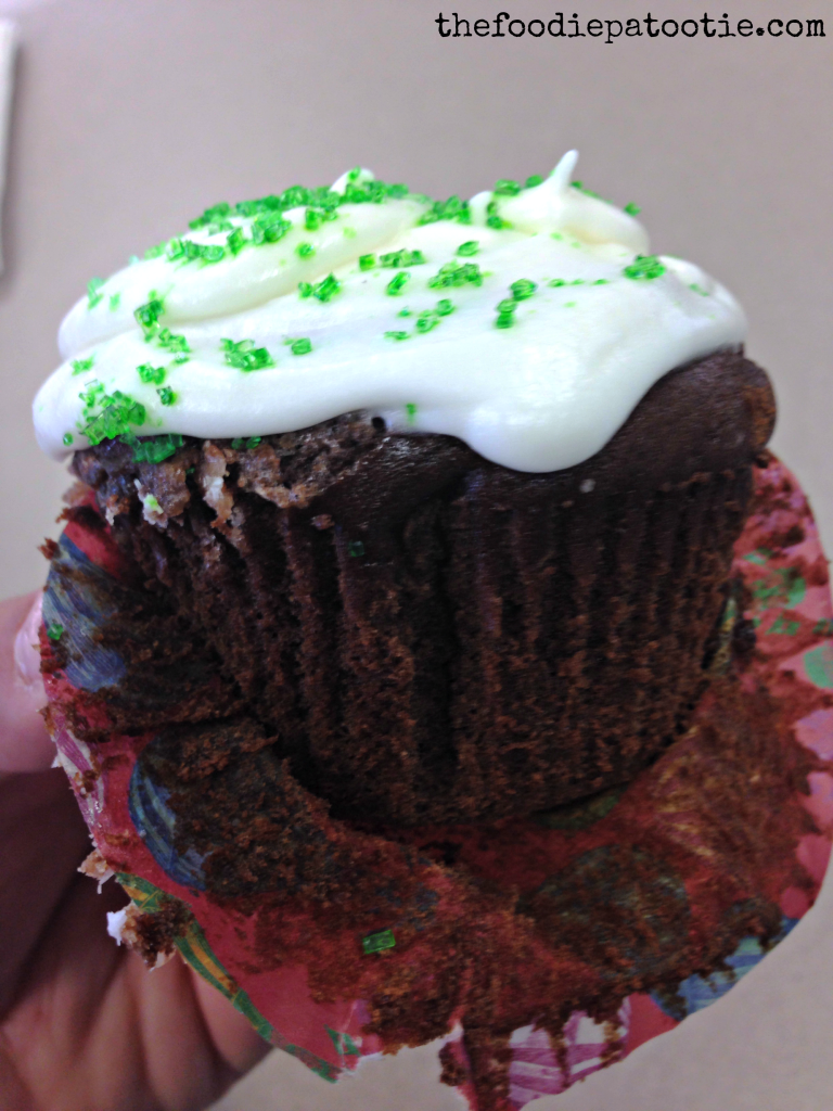 Peppermint Patty Cupakes with Mint Frosting via TheFoodiePatootie.com | #dessert #chocolate #mint #peppermintpatty #cupcakes #foodholiday #foodcalendar #recipe