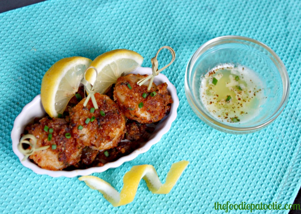 Breaded Baked Scallops via TheFoodiePatootie.com | #seafood #scallops #foodholiday #recipe