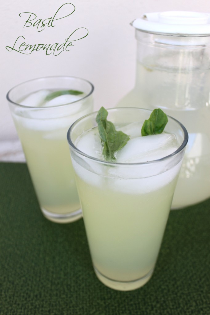 Basil Lemonade via TheFoodiePatootie.com | #drinks #lemon #herbs #basil #recipe #foodholiday