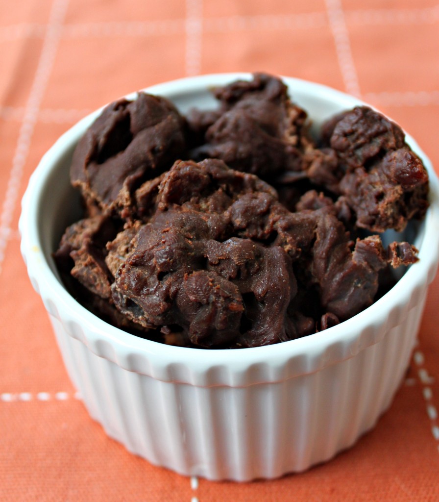 Raisinet Clusters via TheFoodiePatootie.com | #chocolate #recipe #foodholiday #raisin #dessert #snack