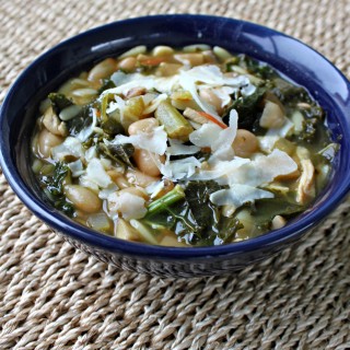 Kale, Bean, and Orzo Soup via TheFoodiePatootie.com | #soup #turkey #turkeyneck #kale #orzo #pasta #beans #recipe #foodholiday