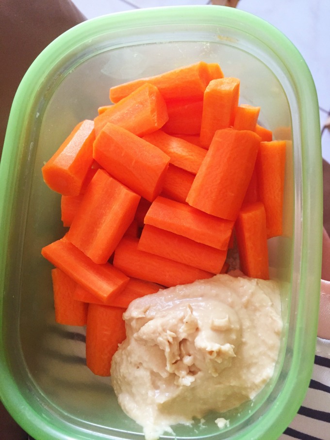 Carrots with Hummus