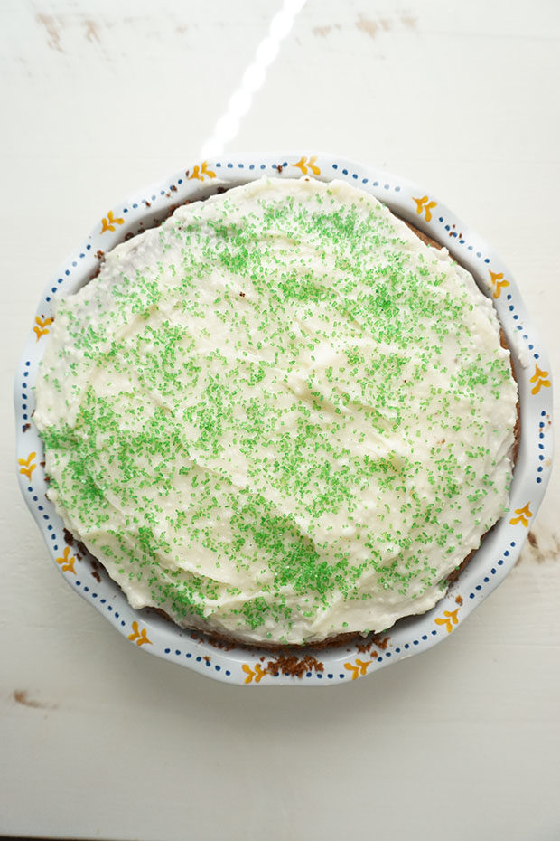 https://thefoodiepatootie.com/wp-content/uploads/2017/04/Key-Lime-Cake-withe-NILLA-Wafer-Pie-Crust-620x930.jpg