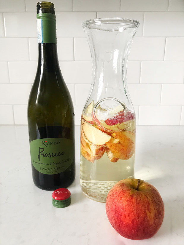 Apple sangria with sparkling wine